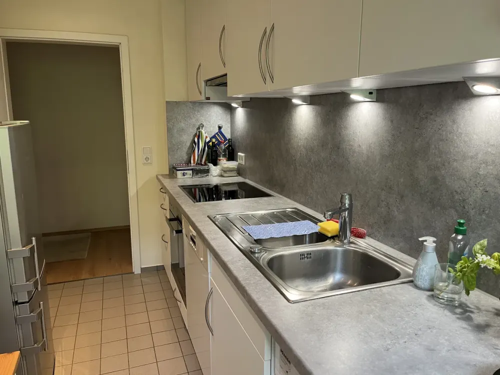 Helle 1-Zimmer-Einliegerwohnung mit Balkon & EBK in ruhiger Bestlage (KS-Wilhelmshöhe)