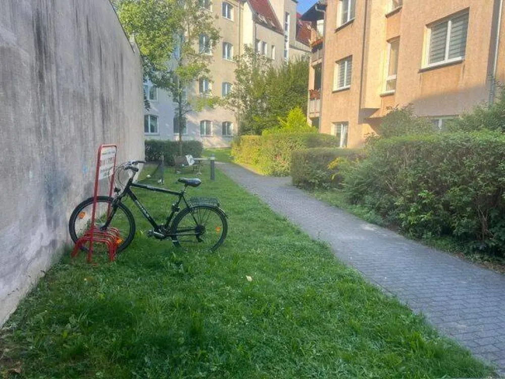 Neubau- wunderschöne, hochwertig sanierte und renovierte Dachgeschosswohnung in Berlin, zentral und dennoch ruhig gelegen