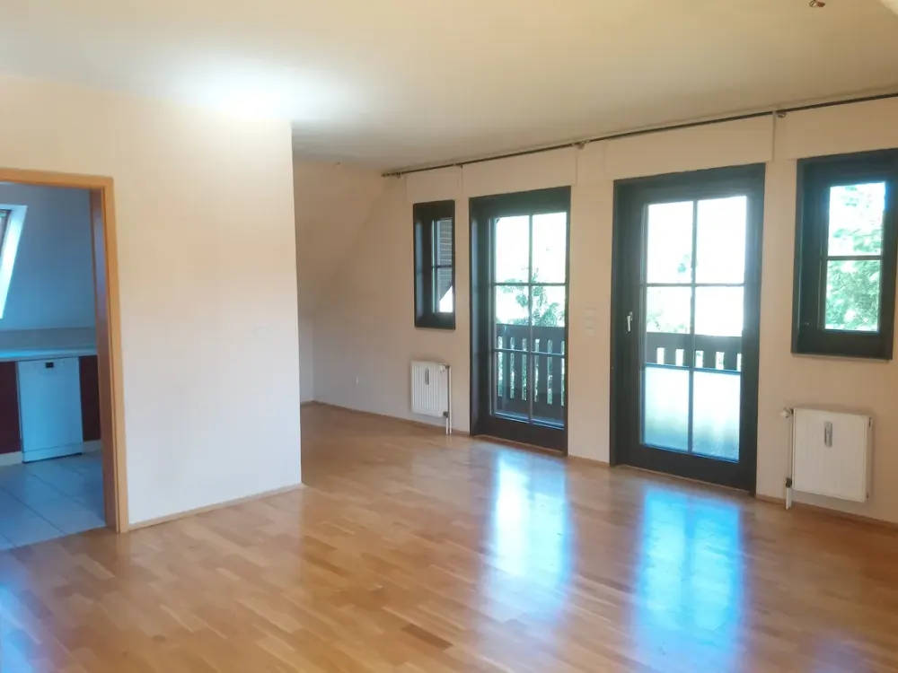 Geschmackvolle Wohnung mit vier Zimmern sowie Balkon und Einbauküche in Roggentin