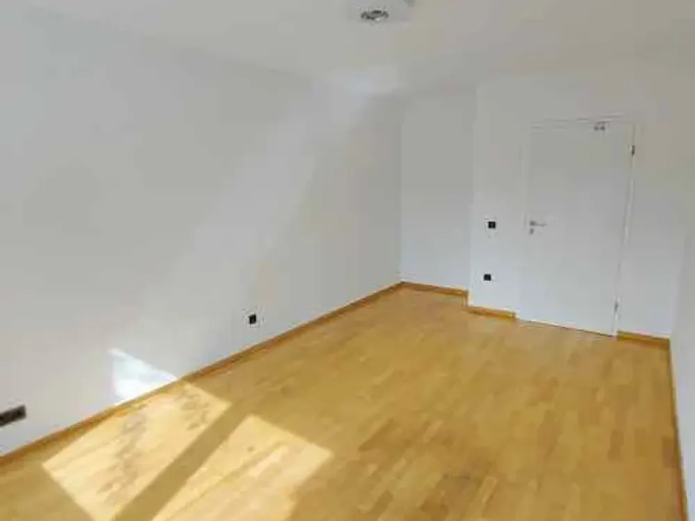 Traumhafte Wohnung mit Garten mitten im Park