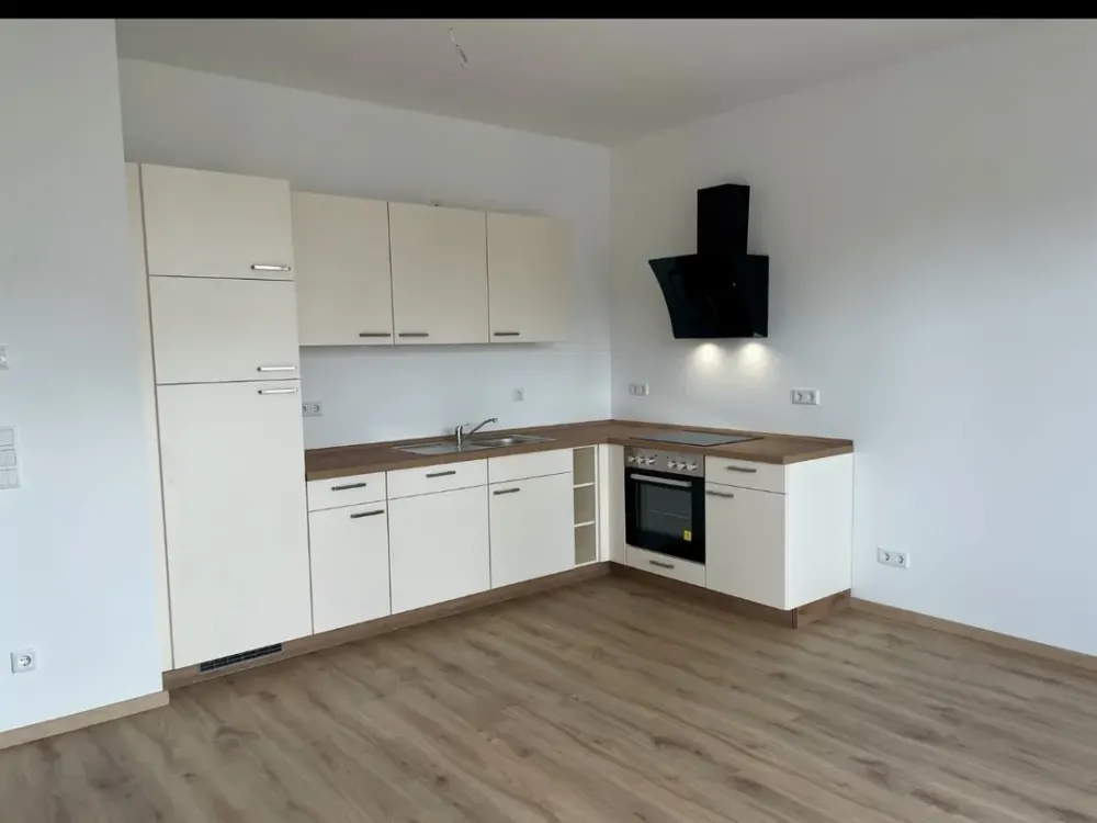 Lebendig wohnen: 2-Zimmer-Wohnung mit Balkon in Französisch Buchholz