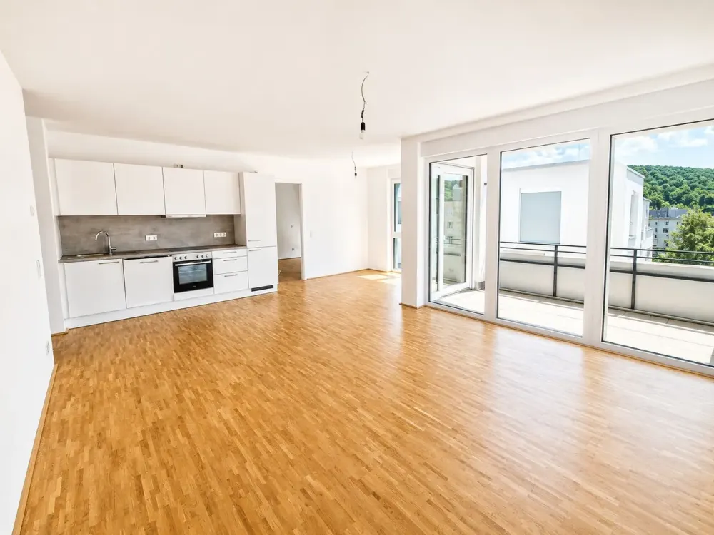 Attraktive 4-Zimmerwohnung mit Balkon und EBK