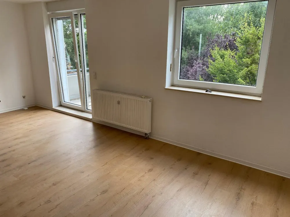 Renovated 1-Room Apartment / 1-Room Kitchen Bathroom Apartment with Fitted Kitchen for Rent