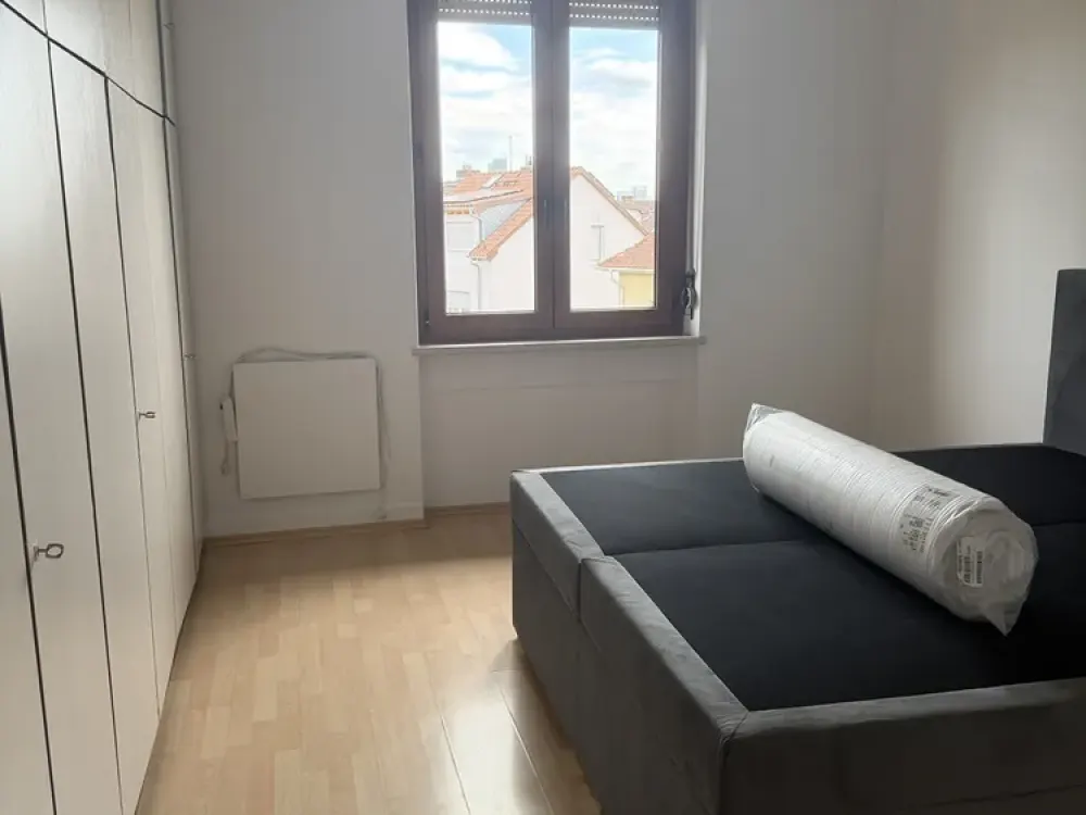 Möblierte 2 Zimmerwohnung mit Einbauküche ab sofort zu vermieten