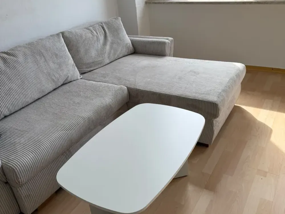 Möblierte 2 Zimmerwohnung mit Einbauküche ab sofort zu vermieten
