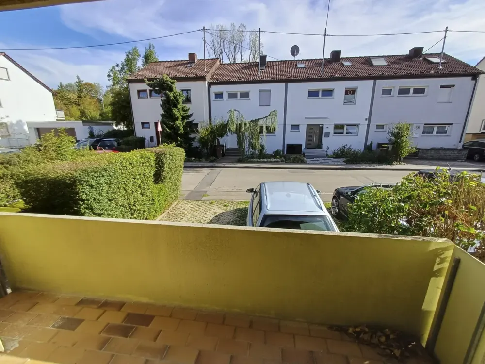 Erstbezug n. Sanierung: Superwohnung m. tollem Balkon,Kellerraum,Bad,Toplage,Gartenanteil,alles neu.