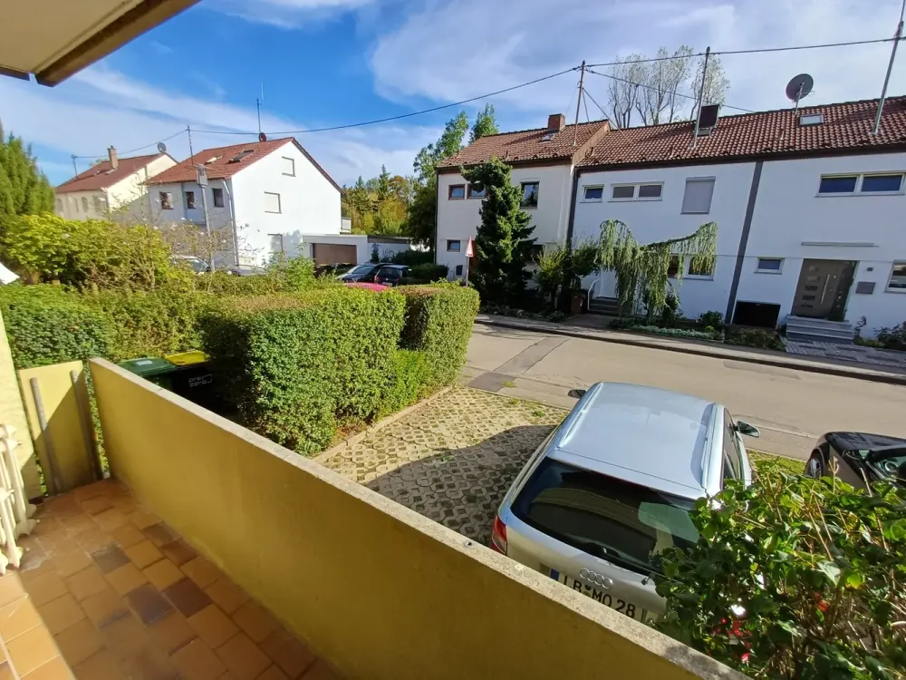 Erstbezug n. Sanierung: Superwohnung m. tollem Balkon,Kellerraum,Bad,Toplage,Gartenanteil,alles neu.