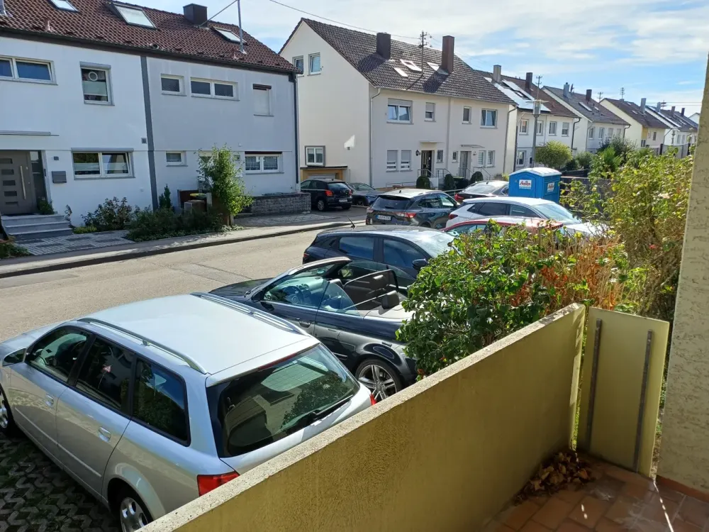 Erstbezug n. Sanierung: Superwohnung m. tollem Balkon,Kellerraum,Bad,Toplage,Gartenanteil,alles neu.