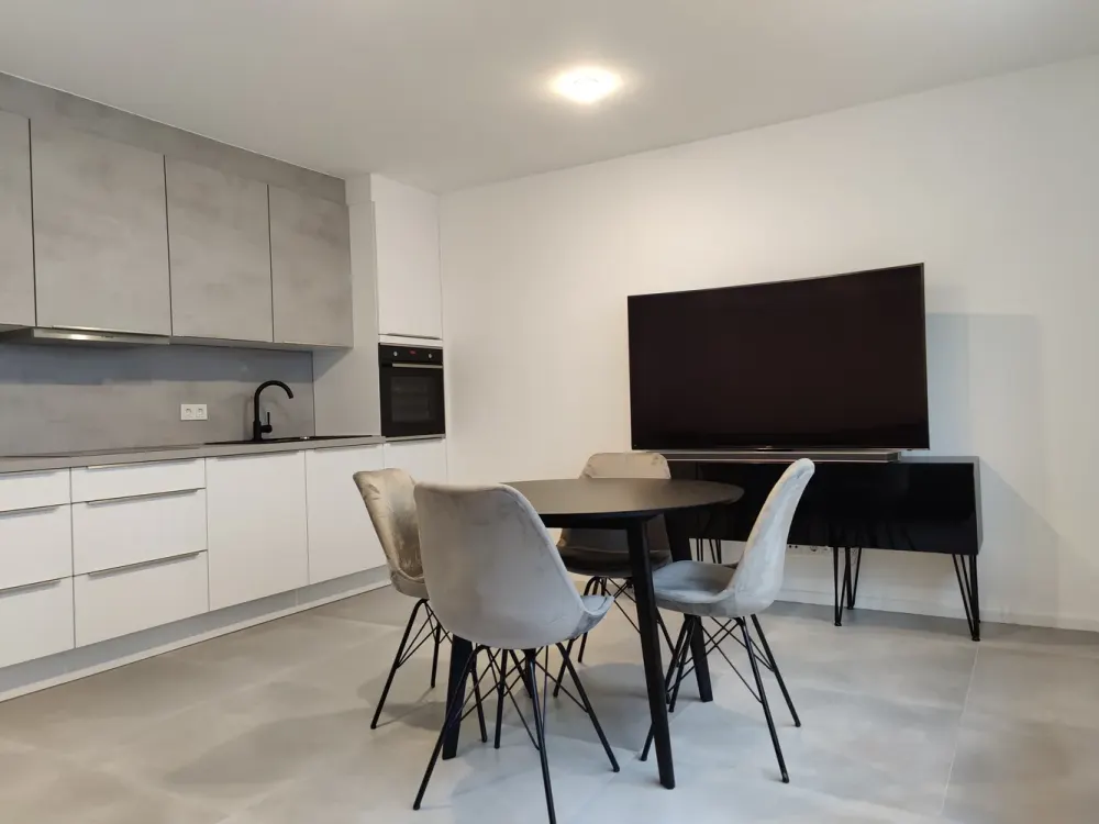 Stilvoll möbilierte 2-Zimmer-Wohnung zentrumsnah