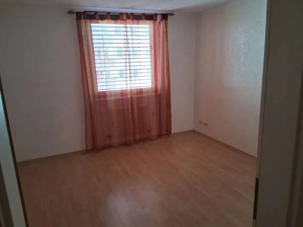 Helle 3,5-Zimmer Wohnung im 3. OG mit Balkon in Nürnberg Bleiweißviertel