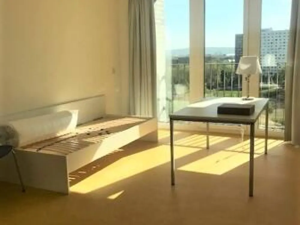 Für Studenten - Doktoranden - möblierte 3er WG Wohnung -frei ab sofort