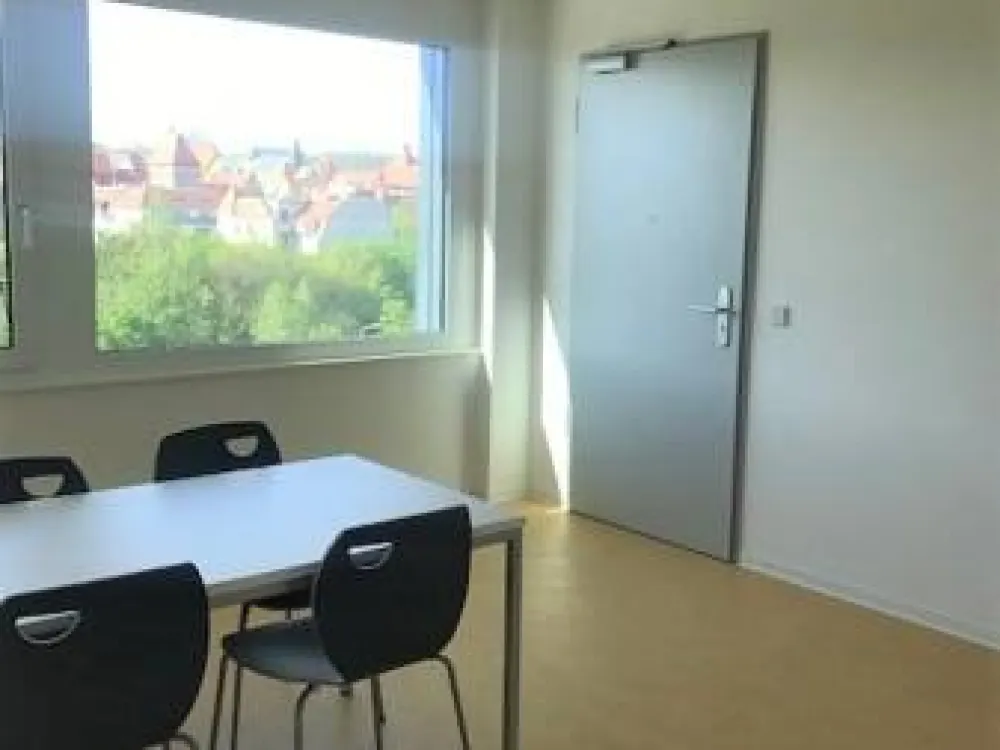 Für Studenten - Doktoranden - möblierte 3er WG Wohnung -frei ab sofort