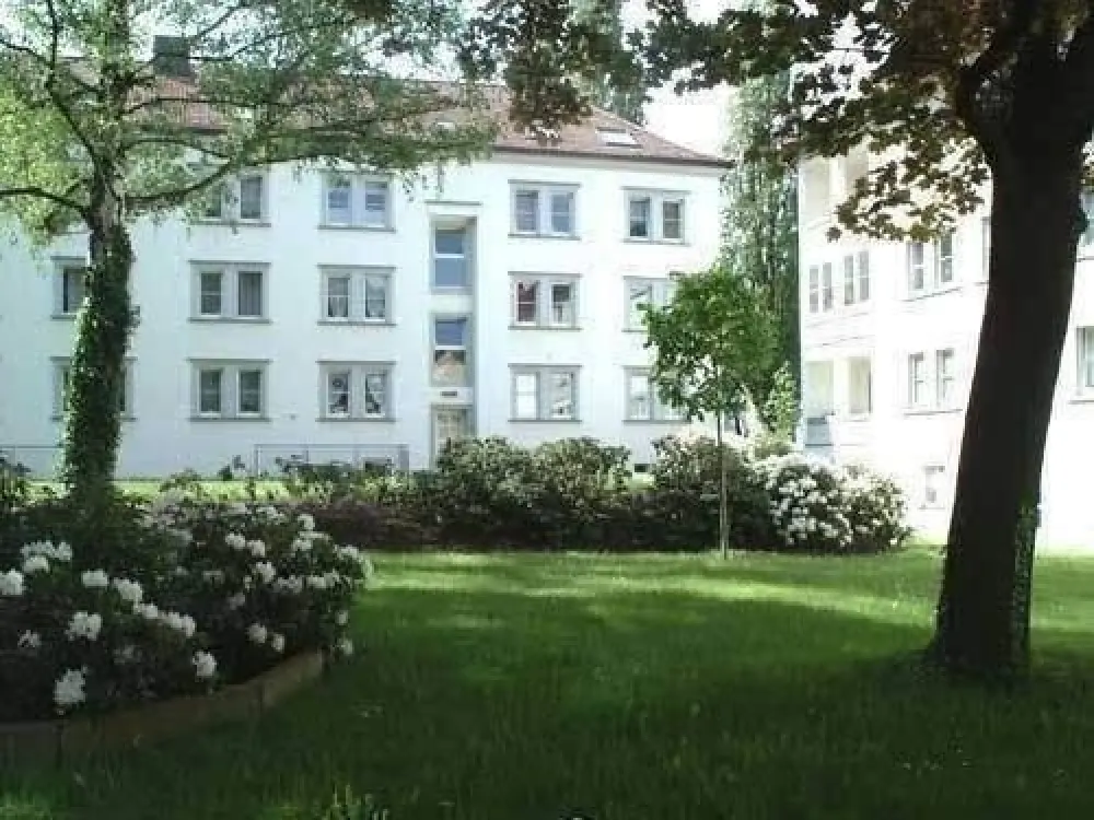 Quiet 2-Room Apartment with Fitted Kitchen and Balcony in DD-Striesen