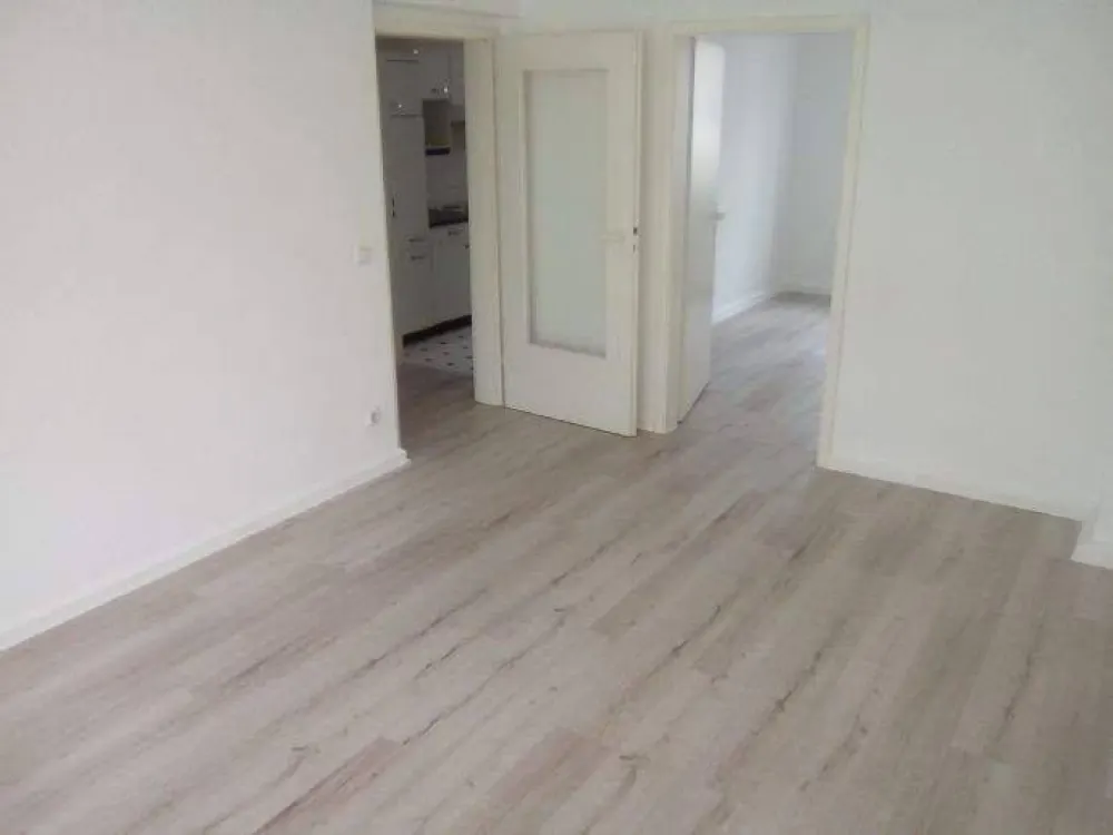 Quiet 2-Room Apartment with Fitted Kitchen and Balcony in DD-Striesen