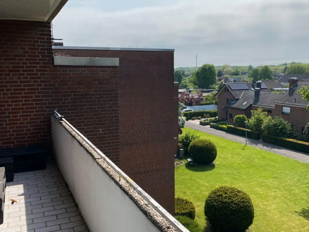 Bright 4-Room Apartment with 2 Loggias & Green View approx. 99 m²