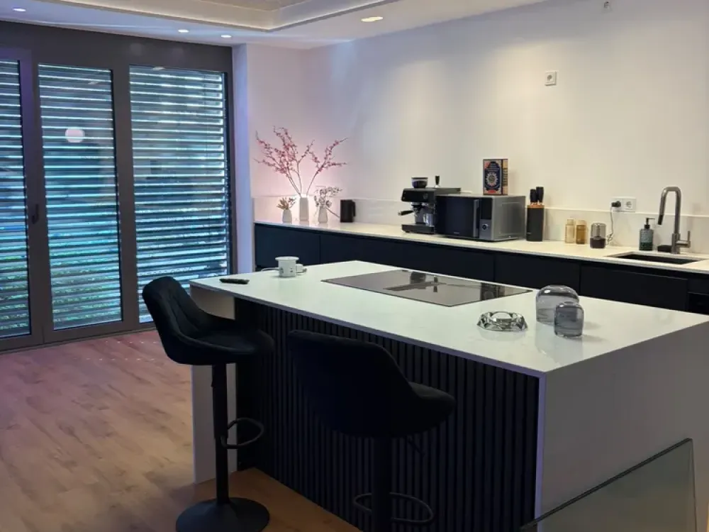 *Exklusives Hinterhof LOFT* als Effizienzhaus mit Smart-Home, Erdwärme & Stellplatz im Medienhafen