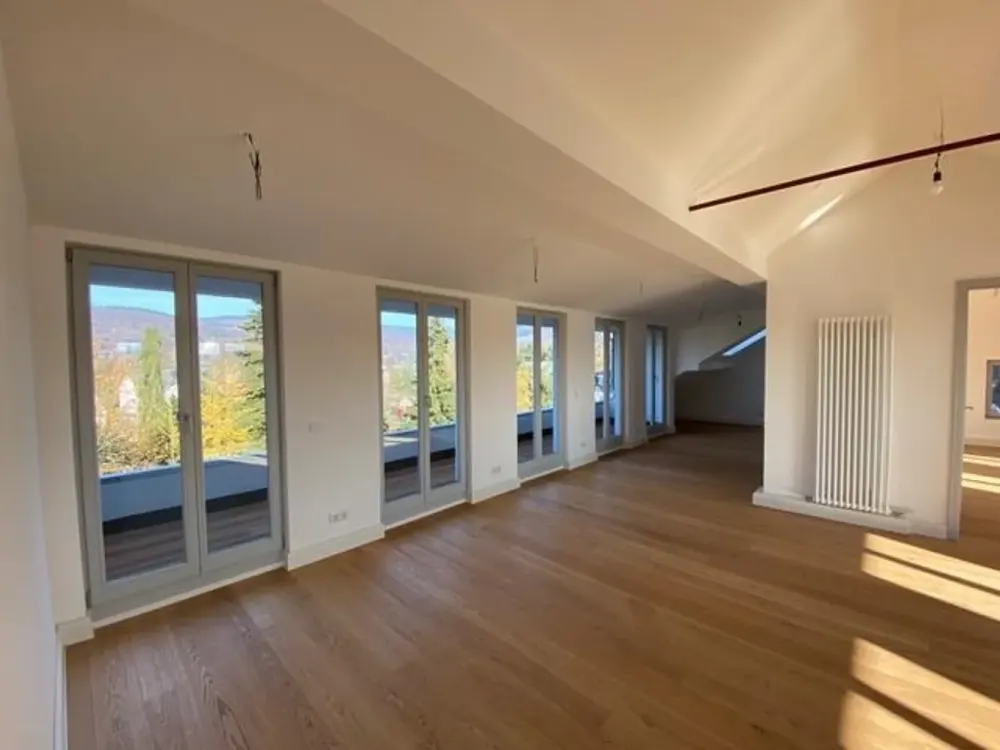 EXCLUSIVE LIVING WITH FLAIR IN THE CITY CENTER