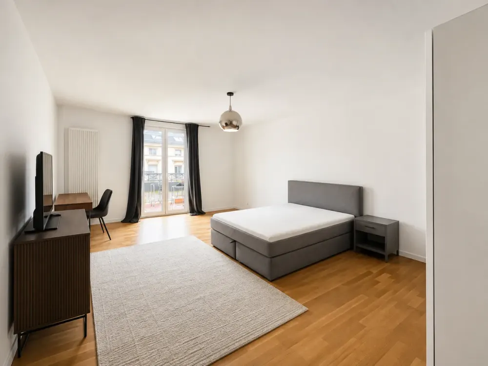 NEU*3-Zimmer-Altbau-Wohnung mit Dachterrasse*Penthouseflair*G-WC*2 Balkone*Toplage Westend*