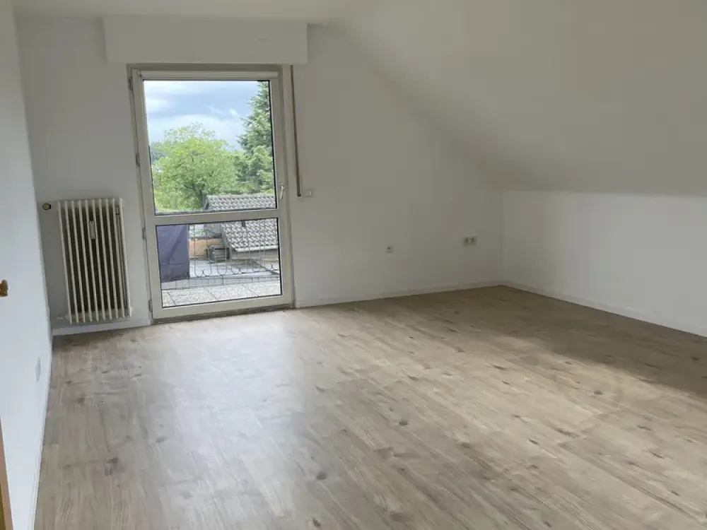 72 qm -3 Zimmer Dachgeschosswohnung in Bensberg-Moitzfeld