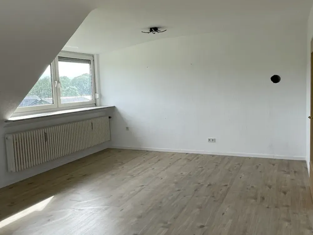 72 qm -3 Zimmer Dachgeschosswohnung in Bensberg-Moitzfeld