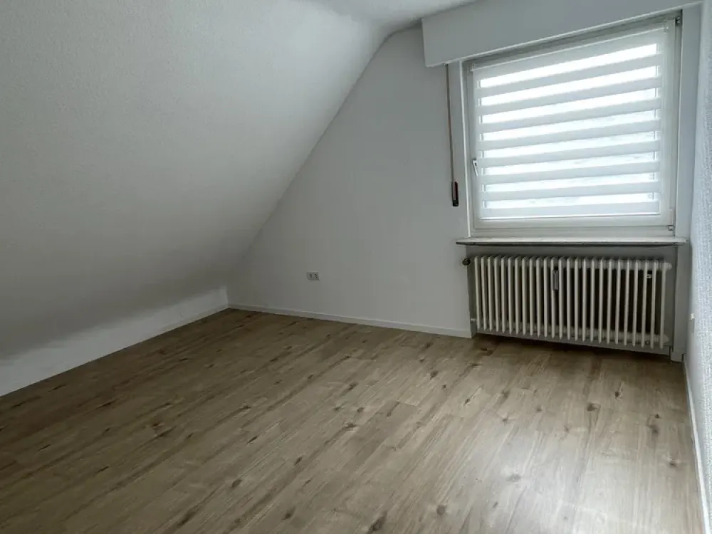 72 qm -3 Zimmer Dachgeschosswohnung in Bensberg-Moitzfeld