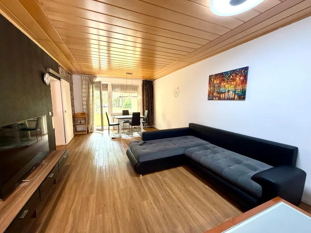 4-Zimmer-Wohnung mit Balkon in Eschborn | 90 m² | Teilmöbliert