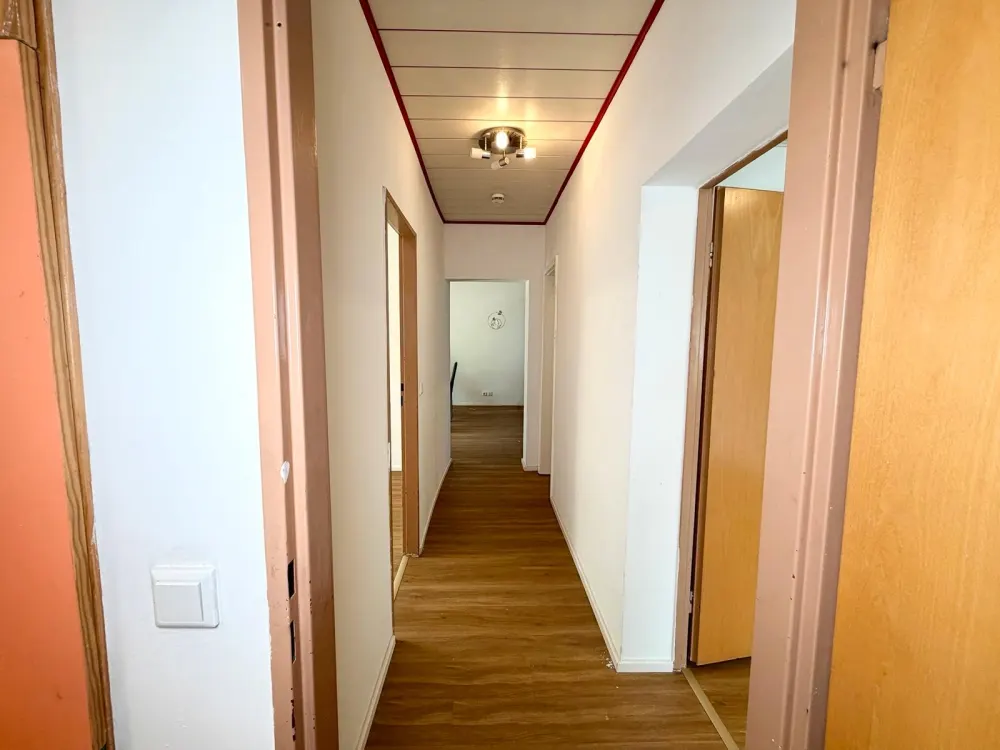 4-Zimmer-Wohnung mit Balkon in Eschborn | 90 m² | Teilmöbliert