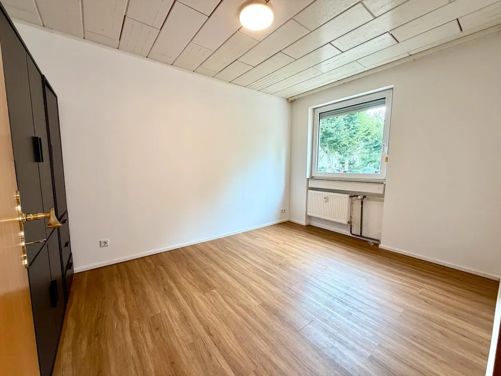 4-Zimmer-Wohnung mit Balkon in Eschborn | 90 m² | Teilmöbliert