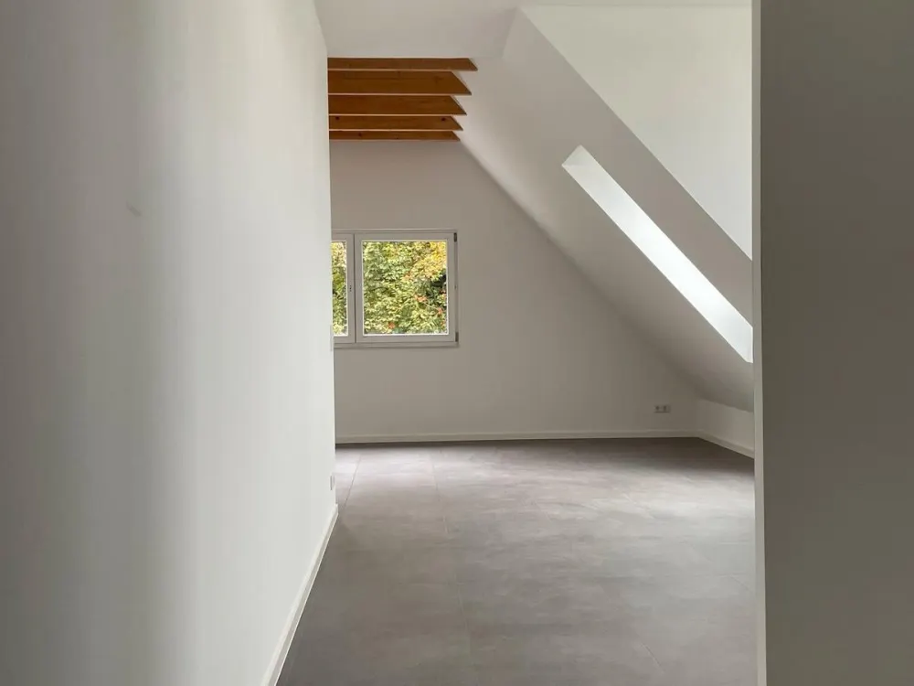 EINZIGARTIGES 1- ZI APARTMENT MIT BALKON KERNSANIERT IN TOP LAGE