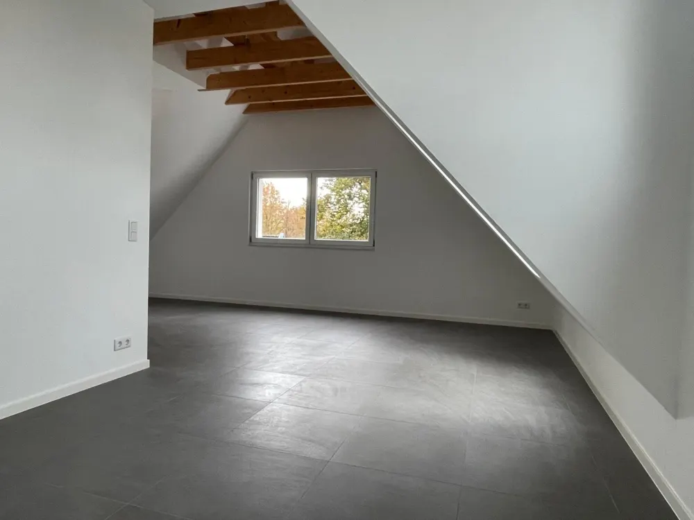 EINZIGARTIGES 1- ZI APARTMENT MIT BALKON KERNSANIERT IN TOP LAGE
