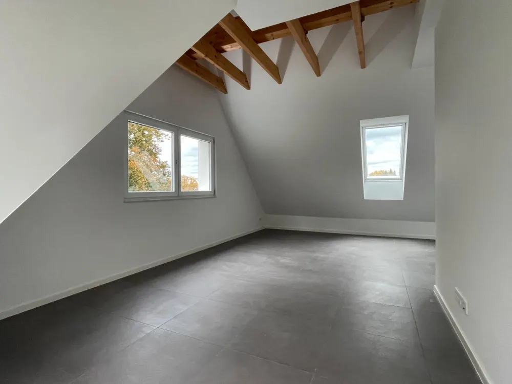 EINZIGARTIGES 1- ZI APARTMENT MIT BALKON KERNSANIERT IN TOP LAGE