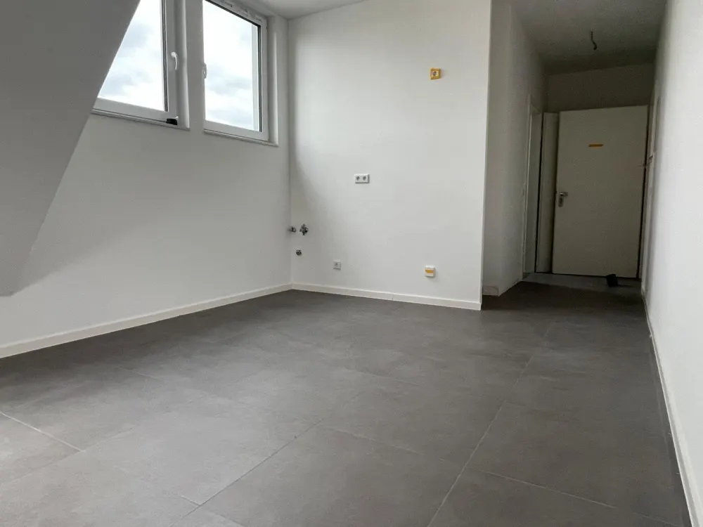 EINZIGARTIGES 1- ZI APARTMENT MIT BALKON KERNSANIERT IN TOP LAGE