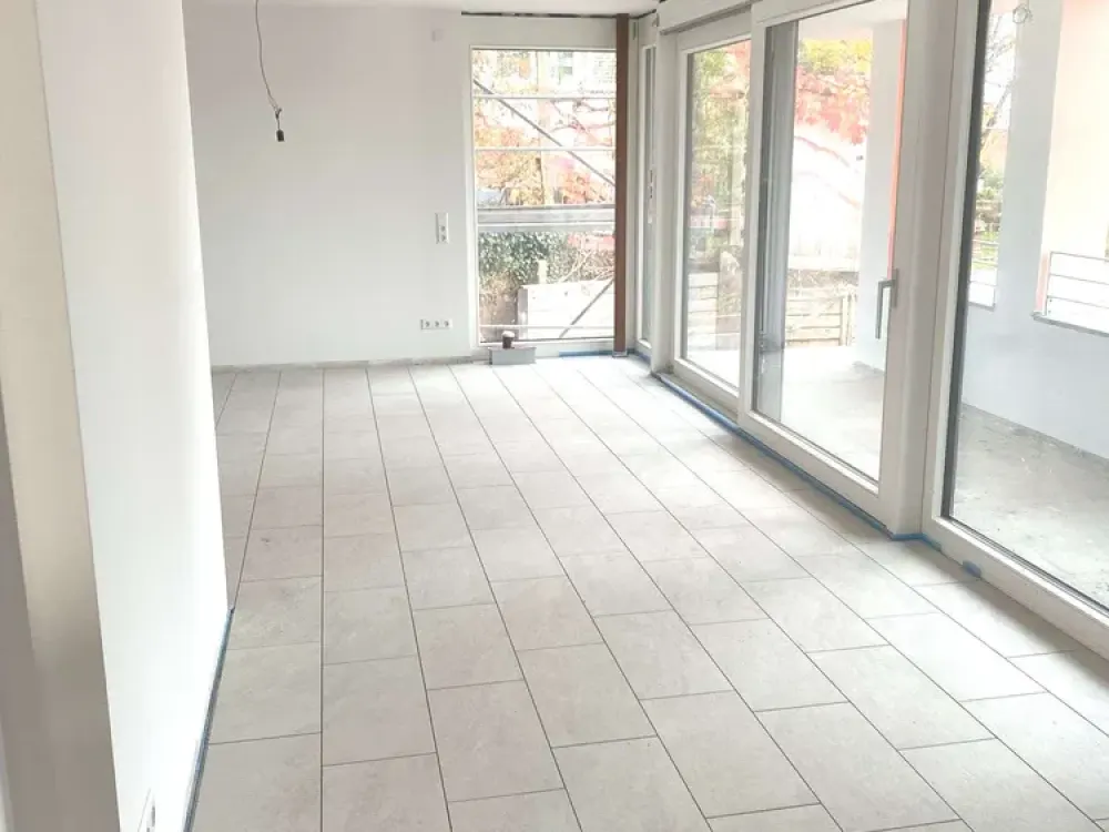 S-Sillenbuch: Hochwertig, 3 Zi., 102 qm, Aufzug, Gartenterrasse, EBK, TG, für Single oder Paar