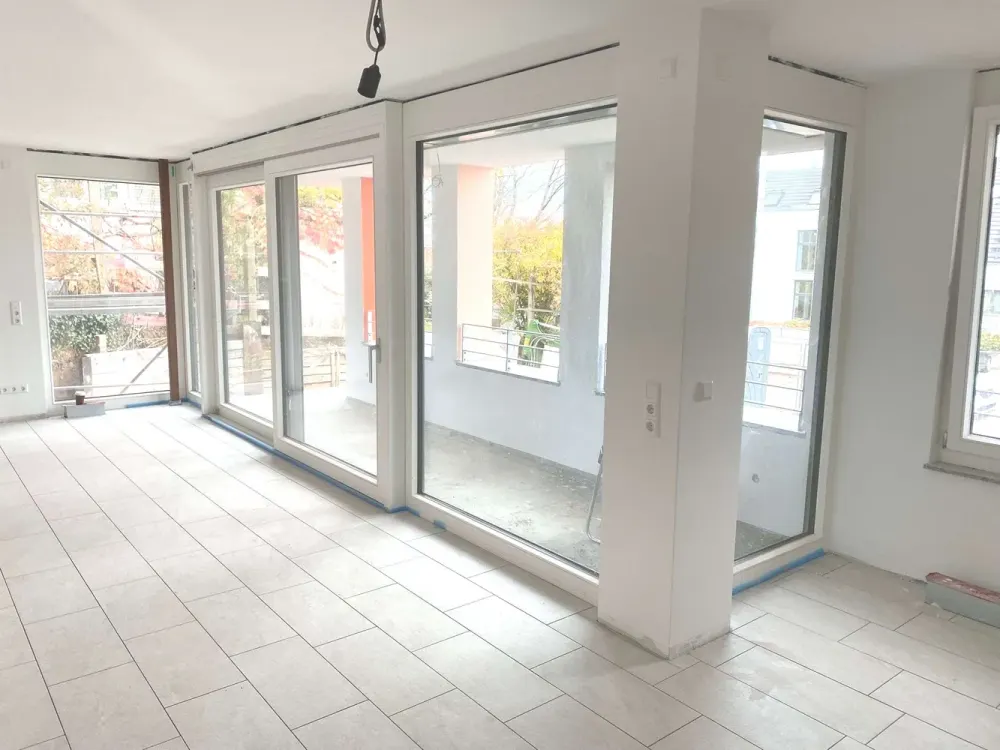 S-Sillenbuch: Hochwertig, 3 Zi., 102 qm, Aufzug, Gartenterrasse, EBK, TG, für Single oder Paar
