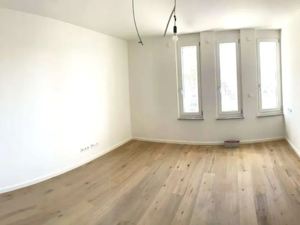 S-Sillenbuch: Hochwertig, 3 Zi., 102 qm, Aufzug, Gartenterrasse, EBK, TG, für Single oder Paar