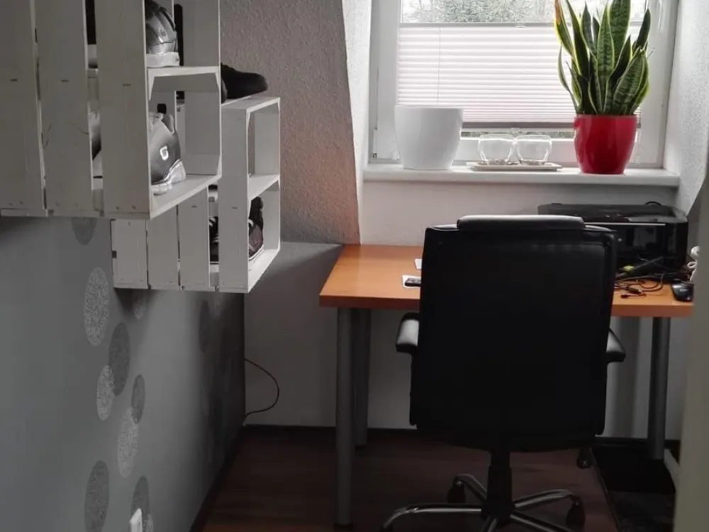 Eine moderne drei Zimmer, Dachgeschosswohnung zu vermieten