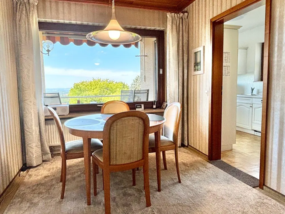 Komplett eingerichtete 3,5 Zimmer Wohnung in bester Lage