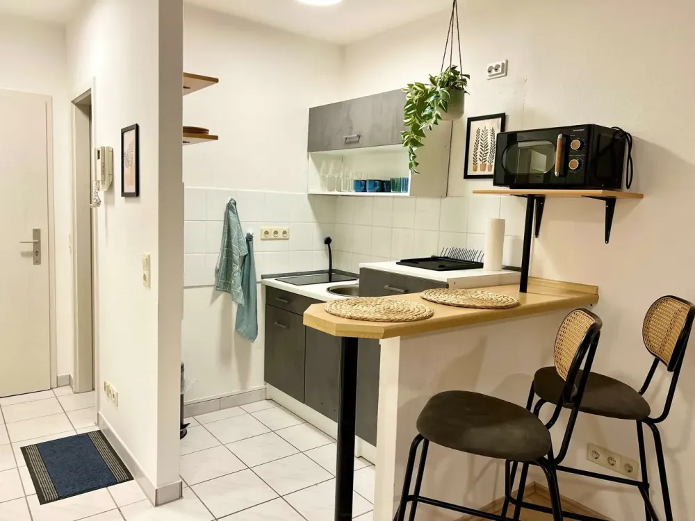 ⭐️ 🌴Nebenkosten inklusive, MÖBLIERT, Balkon, Doppelbett, Schlafsofa, Netflix, Küche &Stellplatz