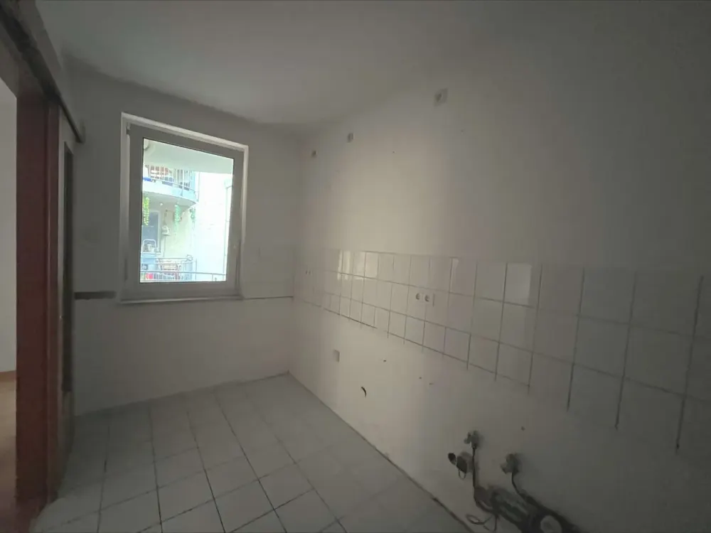 Urbanes Wohnen mit Flair, Helle Wohnung mit Balkon im Herzen der Stadt