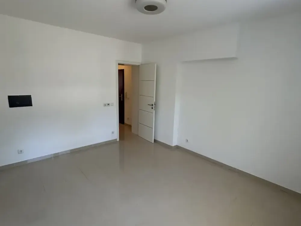 Modern 2-Room Raised Ground Floor Apartment Pempelfort/Derendorf, Fitted Kitchen, Underfloor Heating, Renovated