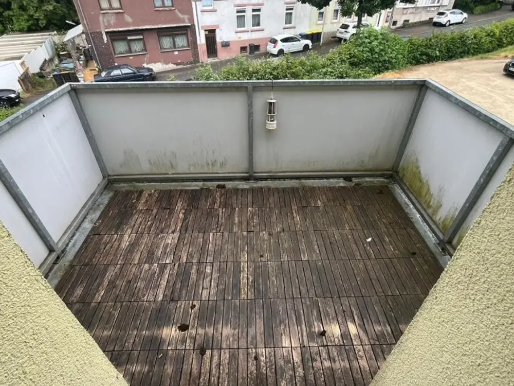 Quiet 2-Room Apartment with Sunny Balcony, 1st Floor, Storage Room, Near Forest, Völklingen Fenne