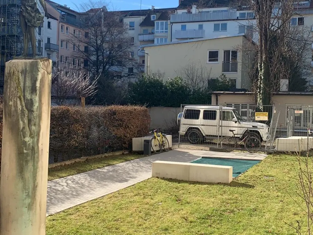 Executive Living in Munich, 2 Zimmer Gartenwohnung Maxvorstadt