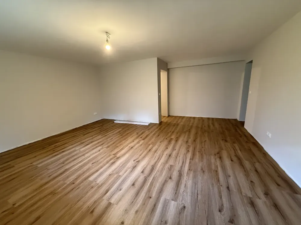 Lively Living Space in Bochum: 3.5 Rooms for Your Plans