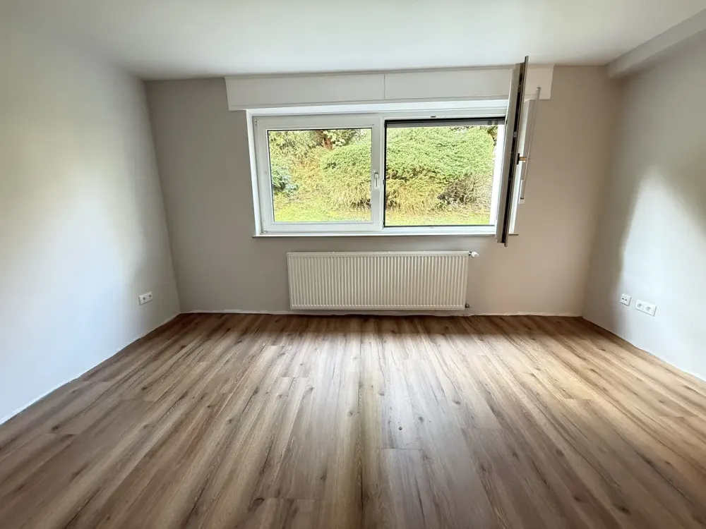 Lively Living Space in Bochum: 3.5 Rooms for Your Plans