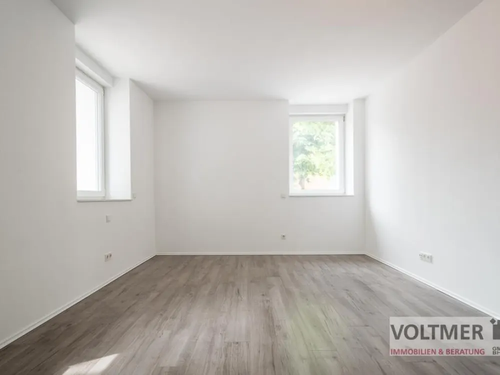 CITY-CENTRIC, Modern Renovated Rental Apartment with Shared Terrace in Neunkirchen!