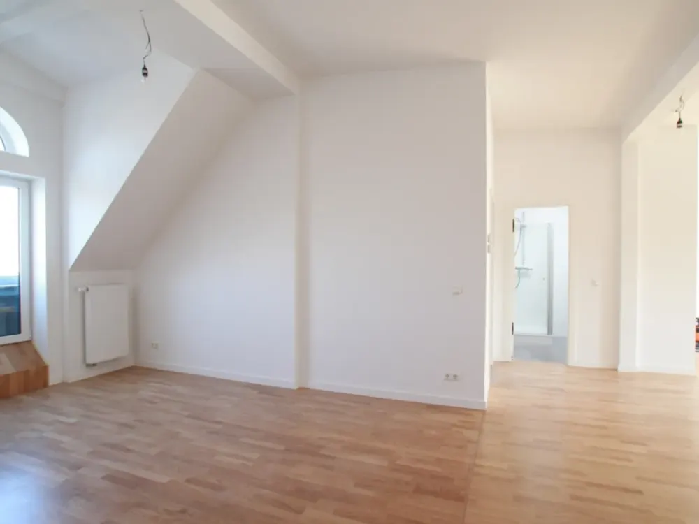 S-Friedenau: DG-Wohnung für Familien, Wohngemeinschaften oder gewerbliche Anmietung zu Wohnzwecken