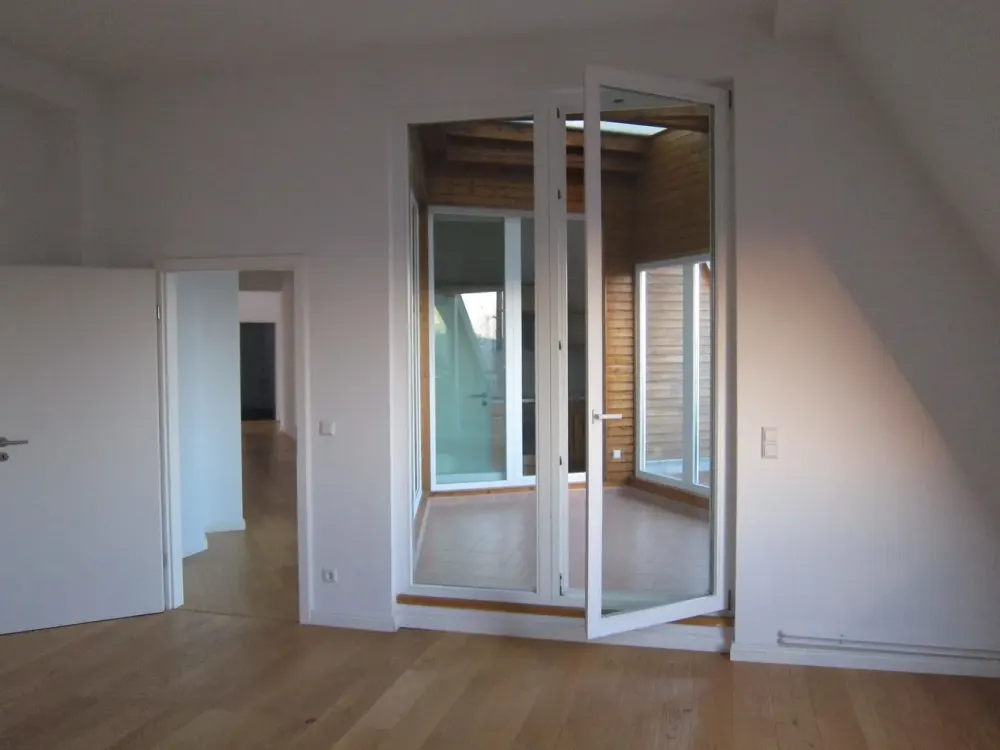 Traumhafte Dachgeschosswohnung über den Dächern Berlins!