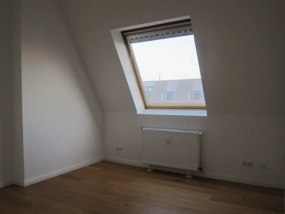 Traumhafte Dachgeschosswohnung über den Dächern Berlins!
