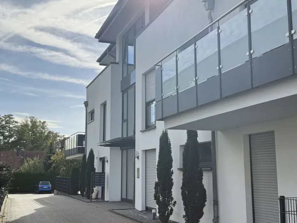 Modern 3-Room Penthouse Apartment with Large Roof Terrace and Elevator in Bad Lippspringe