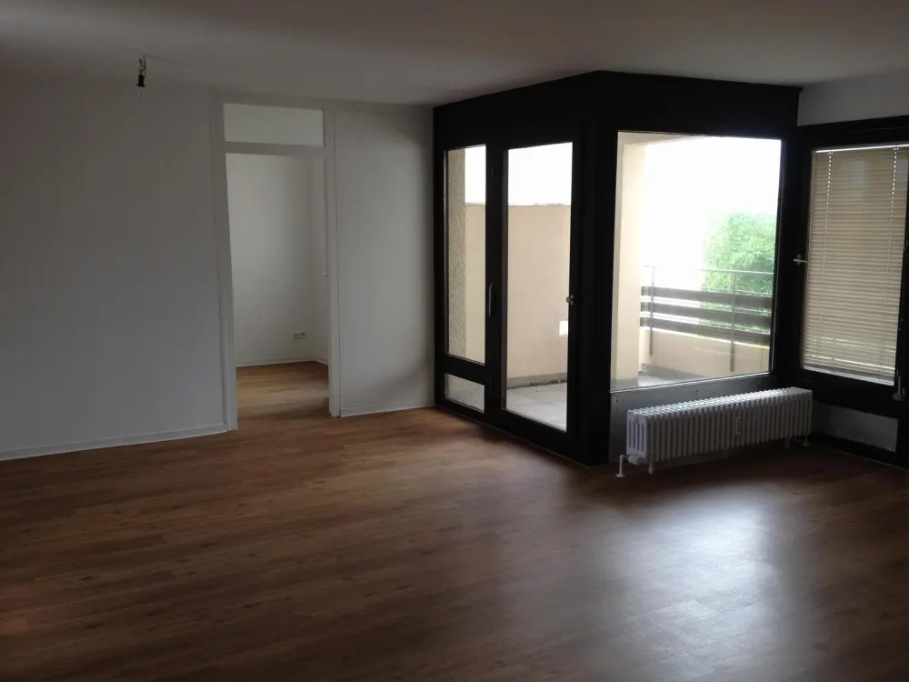Schöne 2 Zimmer- Wohnung mit Balkon auf dem Zollberg